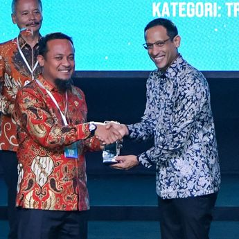 Peduli SDM Pendidikan, Pemprov Sulsel Terima Penghargaan Mendikbudristek