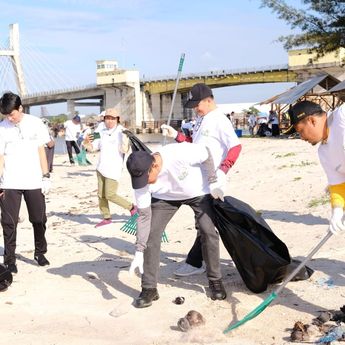Peringati Hari Lingkungan Hidup Sedunia, PLN Babel Bersih-Bersih dan Konservasi Pantai