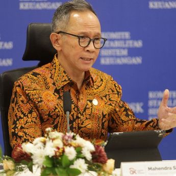 Bos OJK: "Badai" Ekonomi Mulai Mereda, tapi Belum Berlalu