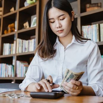 Pintar Atur Uang, Ini Peran Perempuan dalam Keuangan Keluarga