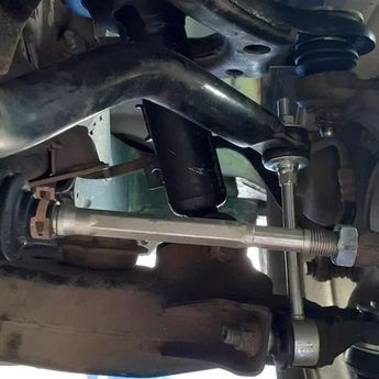 Mitos atau Fakta, Setel Sudut Roda Mobil Bisa Tanpa Pakai Alat Spooring  