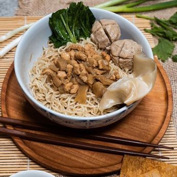 Pakai Kuah Kaldu, Berikut Ini Cara Membuat Mie Ayam Bangka   