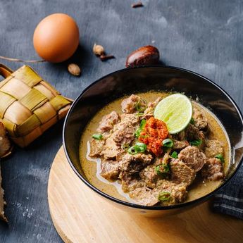 Masak Pakai Air Tajin, Berikut Resep Coto Makassar Asli Kuah Kental