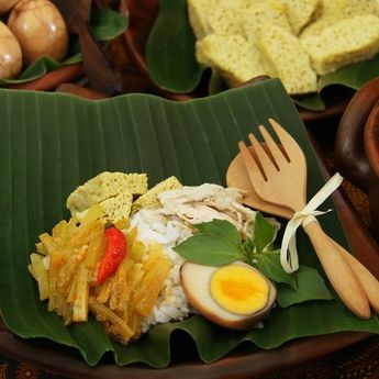 Masak Pakai Santan Encer, Berikut Cara Membuat Nasi Liwet Solo