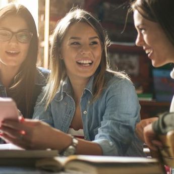 Gak Akan Bertengkar, Ini 7 Tips Memulai Usaha Sampingan Bareng Saudara
