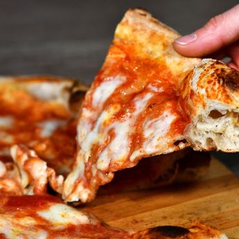 Bisa Pakai Teflon, Berikut 3 Cara Membuat Pizza di Rumah     