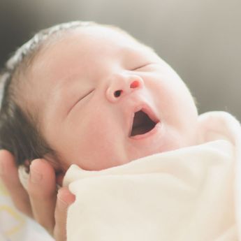 Ternyata, Ini Waktu Terbaik Untuk Menjemur Bayi, Sudah Tahu?