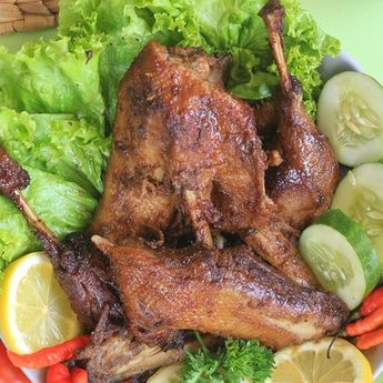  Jangan Cuma Oles Bumbu, Berikut 3 Cara Bikin Bebek Bakar Empuk 