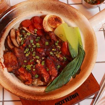 Untuk Penyajian Chinese Food, Apa Beda Claypot Tanah Liat dan Keramik?