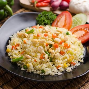 Ternyata Cukup Segini Makan Nasi per Hari Menurut Kemenkes, Berapakah?