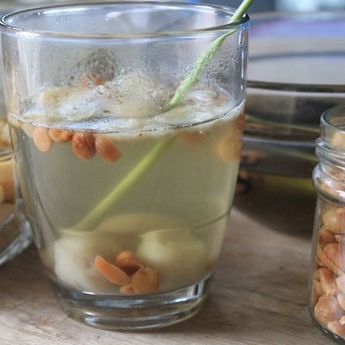 Minuman Hangat Halau Masuk Angin, Berikut Resep Wedang Sereh Kacang