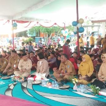 Walikota Molen Nganggung Bareng di SLB Negeri Pangkalpinang