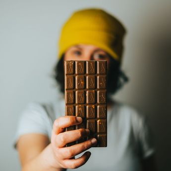 Yuk Coba 4 Tips Menghilangkan Noda Cokelat di Baju yang Ampuh