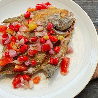 Dagingnya Juicy,Berikut Resep Bawal Goreng Kriuk dengan 3 Jenis Tepung