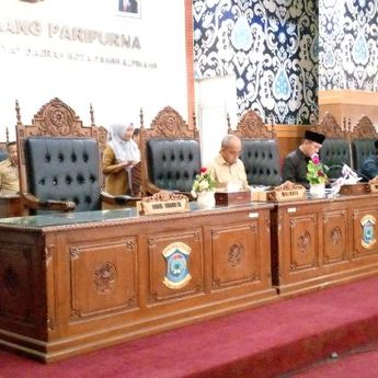 Ketua DPRD Pangkalpinang Pimpin Paripurna Penyampaian Empat Raperda Kota Pangkalpinang