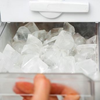 Bekal Bikin Es Teh, Berikut 2 Tips Membuat Es Batu Sebening Kristal    