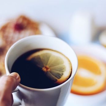 Sajikan Hangat Sehabis Hujan, Berikut Resep Kopi Jeruk Rempah