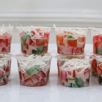Segar dan Dingin untuk Dessert, Berikut Resep Salad Buah Jelly  