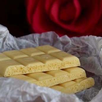 Sempurna dan Tidak Menggumpal, Berikut 3 Cara Lelehkan Cokelat Putih