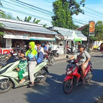 Tidak Menggunakan Helm Saat Naik Motor Bisa Kena Tilang Paling Banyak Rp 250.000  