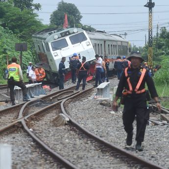 Evakuasi Selesai, Jalur Rel di Stasiun Tanggulangin Dapat Dilewati KA