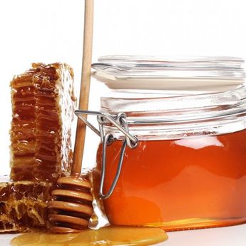 5 Untuk Manfaat Minum Air Hangat Campur Madu secara Rutin, Menyehatkan Kulit dan Bikin Langsing  