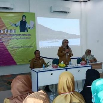 Pj Walikota Lusje Hadiri Lomba Baca Puisi bagi Guru Bahasa Indonesia