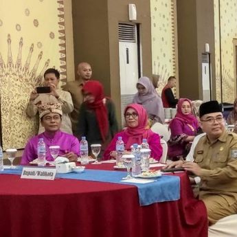 Pj Walikota Lusje Harap Hari Kartini Jadi Momentum Kesetaraan Bagi Kaum Perempuan