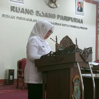 Pj Walikota Lusje Hadiri Paripurna Rekomendasi DPRD Pangkalpinang terhadap LKPJ TA 2023