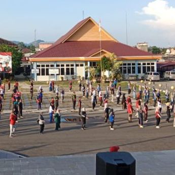 Pj Walikota Lusje Ikuti Senam Bersama ASN dan PHL Pemkot Pangkalpinang