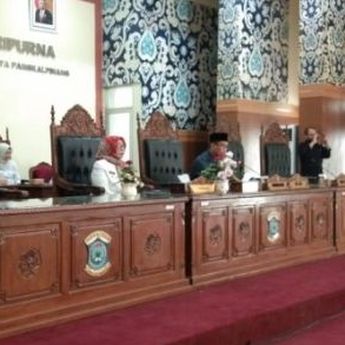 Pj Walikota Lusje Hadiri Paripurna Penyampaian Raperda Pertanggungjawaban Pelaksanaan APBD TA 2023