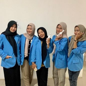  DRUMS : Inovasi Dry Foam Shampoo Kucing Karya Tim PKM-K Universitas Bangka Belitung
