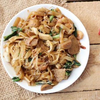 Pakai Ebi Lebih Gurih, Berikut Cara Membuat Kwetiau Goreng   