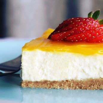 Tambahkan Selai Stroberi, Berikut Resep Klasik Cheesecake Tanpa Oven
