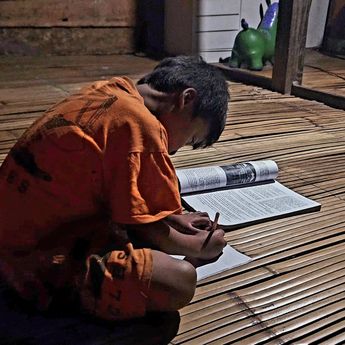 Wujud Negara Hadir, Pemerintah dan PLN Berhasil Listriki 99,92 Persen Desa di Seluruh Indonesia
