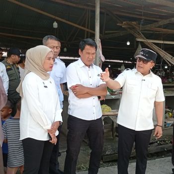 Keluhan Bau dan Kumuh Jadi Sorotan, Bupati Sujiwo: Dorong Revitalisasi Pasar Rakyat Bahagia