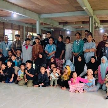 Hari Bhakti Postel ke-81, Komunitas Postel Hadirkan Kepedulian untuk Panti Asuhan Amal Jariyah di Rasau Jaya 