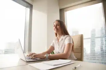 Self management adalah kunci utama untuk memulai self development atau pengembangan diri.