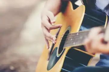 Ilustrasi gitar.