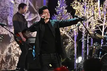 Lirik Lagu dan Chord Gitar 'The Man Who Can't Be Moved' - The Script.