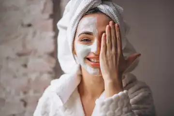 ilustrasi menggunakan masker 