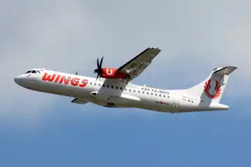 Seorang penumpang laki-laki maskapai Wings Air yang berinisial PMP (30) tiba-tiba membuka jendela darurat atau emergency exit window bagian kanan.