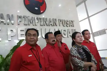 Ketua DPP PDIP, Puan Maharani menyampaikan keterangan pers usai fit and proper test terhdap Gibrang Rakabuming Raka, Ahmad Purnomo dan Teguh Prakosa bakal calon walikota dan wakil walikota Solo. Hasil rekomendasi DPP PDIP dipastikan akan keluar secepatnya.