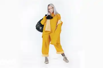 Lirik Lagu dan Chord Gitar 'Bellyache' - Billie Eilish