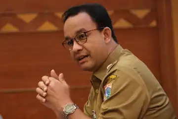 Gubernur DKI Jakarta, Anies Baswedan melarang WNI yang mengalami gejala virus corona untuk datang ke RS atau Puskesmas.