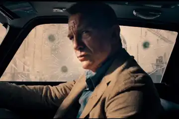 Fans James Bond: No Time To Die mendesak studio untuk menunda perilisan film.