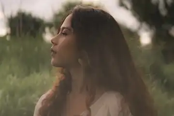 Lirik 'Bertaut' - Nadin Amizah