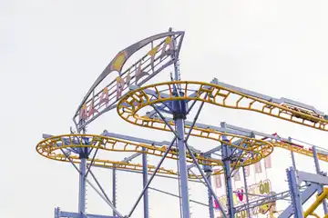 Ilustrasi roller coaster