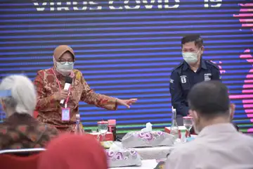 Risma Bertemu dengan Dirut RS &amp; Kemenkes