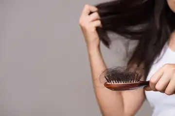 Ilustrasi: Sering Dianggap Normal, Inilah 5 Hal yang Menyebabkan Rambut Rontok